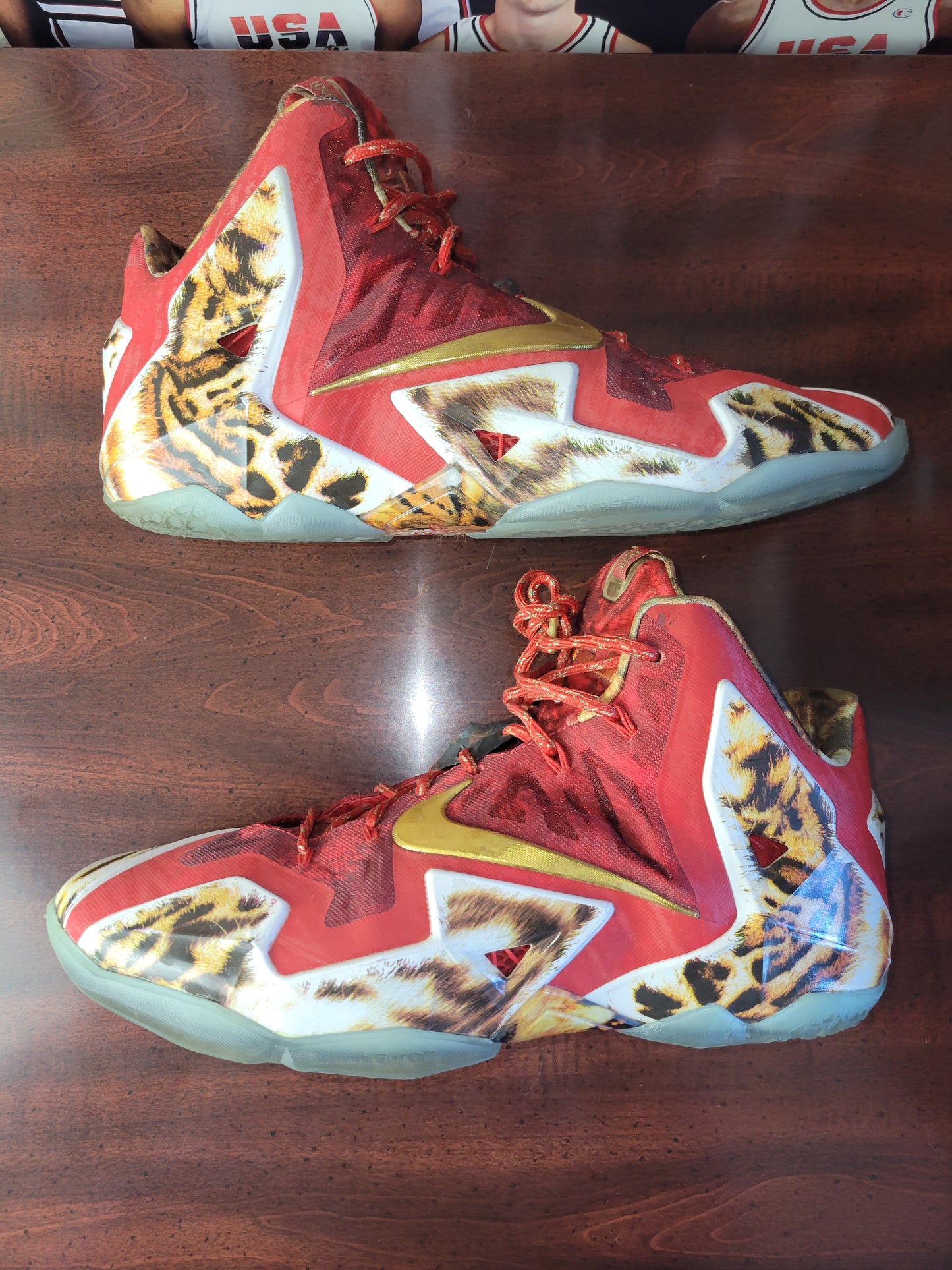 Nike LeBron XI (11) PREMIUM NBA 2K14 (Pre-owned) 650884 674