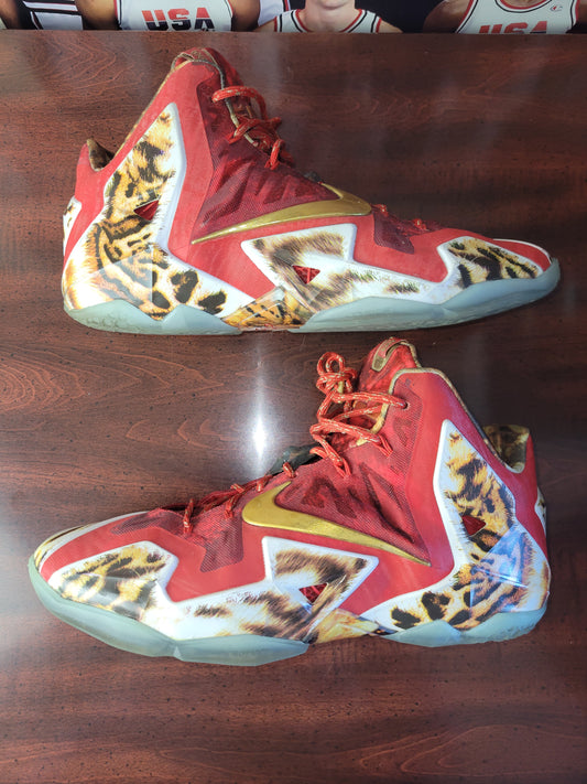 Nike LeBron XI (11) PREMIUM NBA 2K14 (Pre-owned) 650884 674