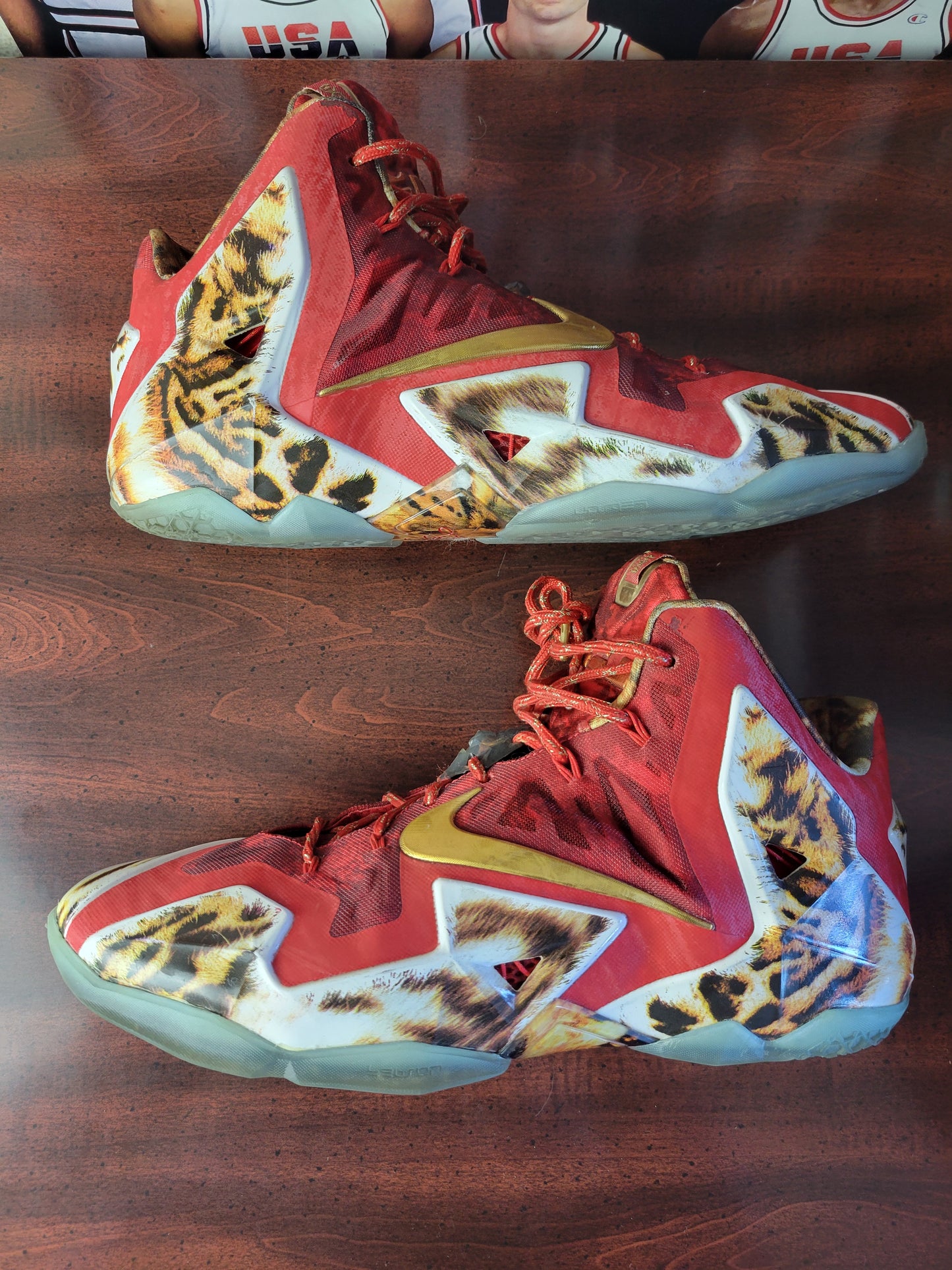 Nike LeBron XI (11) PREMIUM NBA 2K14 (Pre-owned) 650884 674