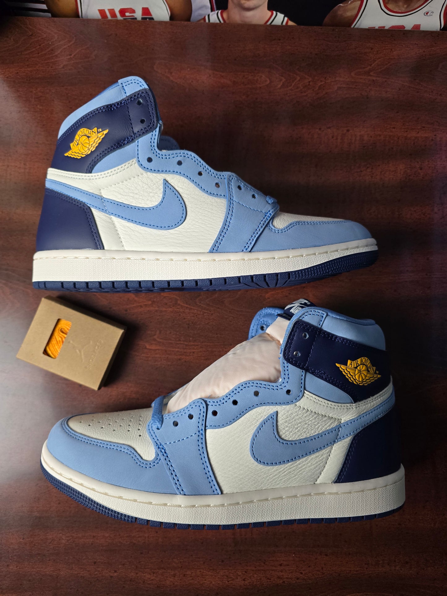 Air Jordan 1 Retro "First In Flight" (Women's Exclusive)